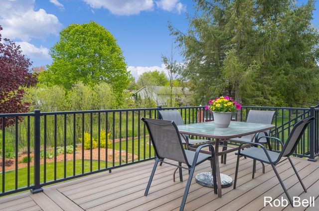 7474 Woodside Drive, Hudsonville, MI 49426