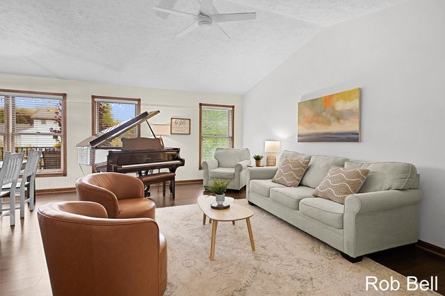 7474 Woodside Drive, Hudsonville, MI 49426
