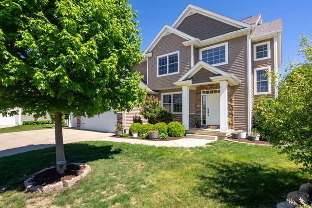 6151 Spring Circle, Davenport, IA 52807