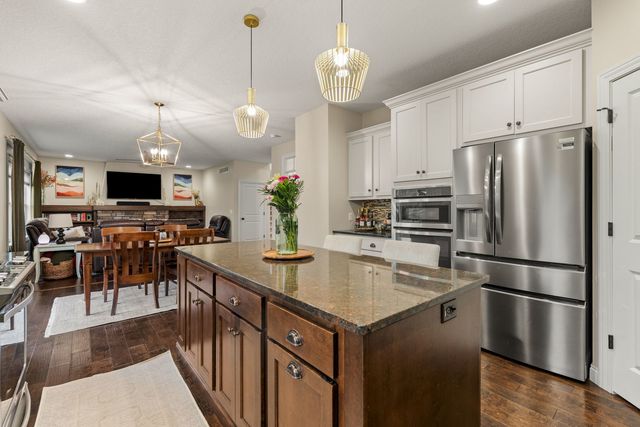 6151 Spring Circle, Davenport, IA 52807