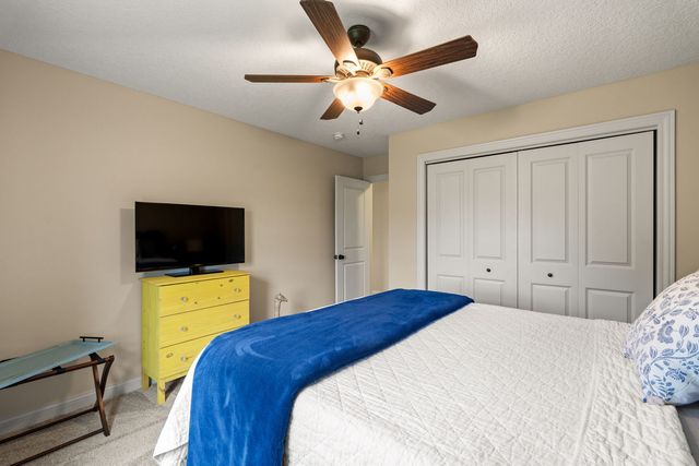 6151 Spring Circle, Davenport, IA 52807