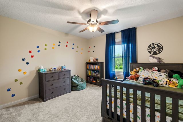 6151 Spring Circle, Davenport, IA 52807