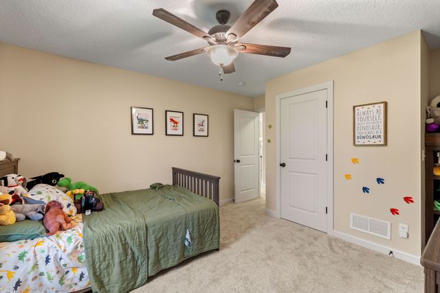 6151 Spring Circle, Davenport, IA 52807