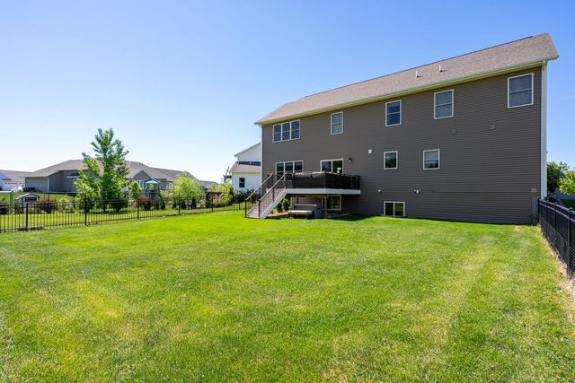 6151 Spring Circle, Davenport, IA 52807