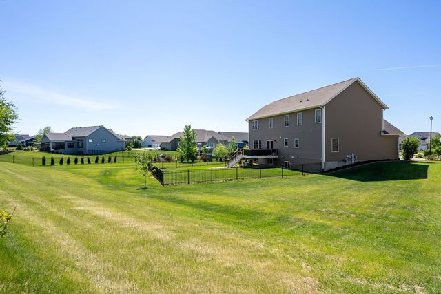 6151 Spring Circle, Davenport, IA 52807