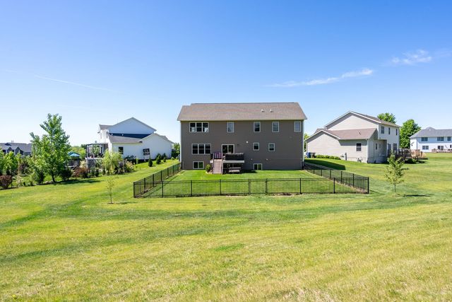 6151 Spring Circle, Davenport, IA 52807