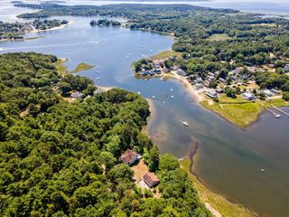 68 Squaws Path, Wareham, MA 02538