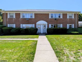 43 Manchester Ct, Wayne Twp., NJ 07470
