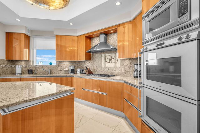 16051 Collins Avenue 2001, Sunny Isles Beach, FL 33160