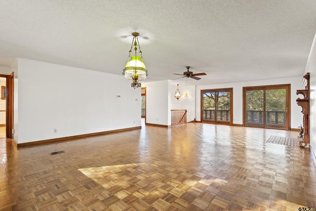 229 Hideaway Central Ln, Hideaway, TX 75771