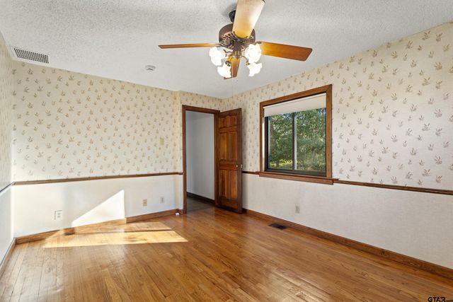 229 Hideaway Central Ln, Hideaway, TX 75771