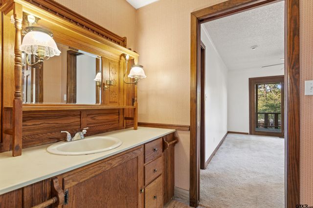 229 Hideaway Central Ln, Hideaway, TX 75771