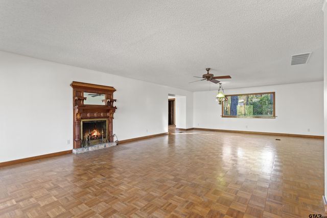 229 Hideaway Central Ln, Hideaway, TX 75771