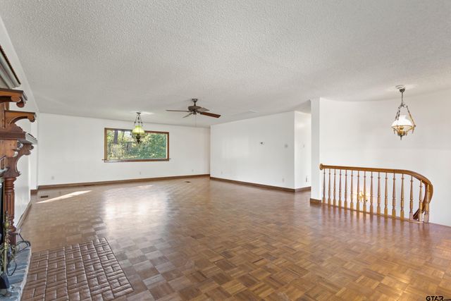 229 Hideaway Central Ln, Hideaway, TX 75771