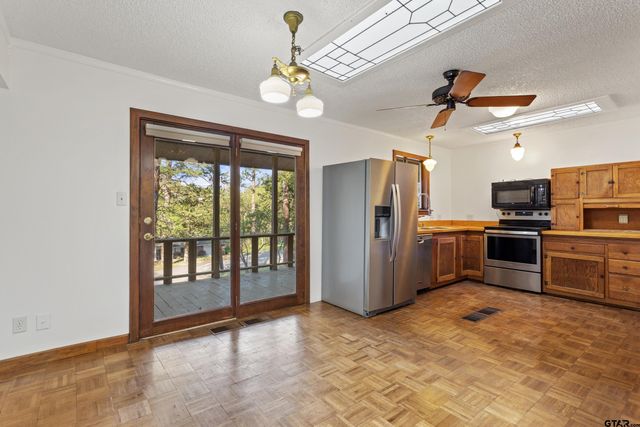 229 Hideaway Central Ln, Hideaway, TX 75771