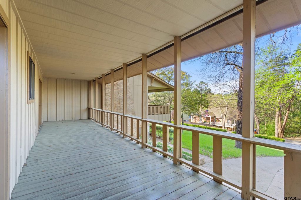 229 Hideaway Central Ln, Hideaway, TX 75771