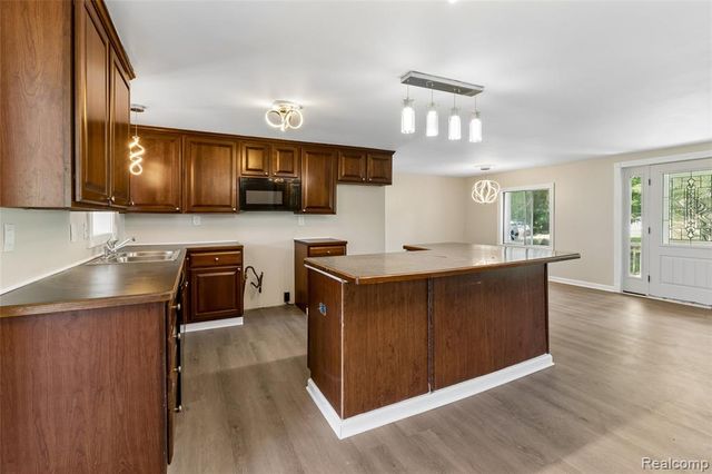 2362 Johnson Road, North Branch, MI 48461