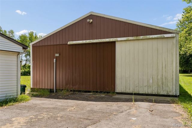 2362 Johnson Road, North Branch, MI 48461