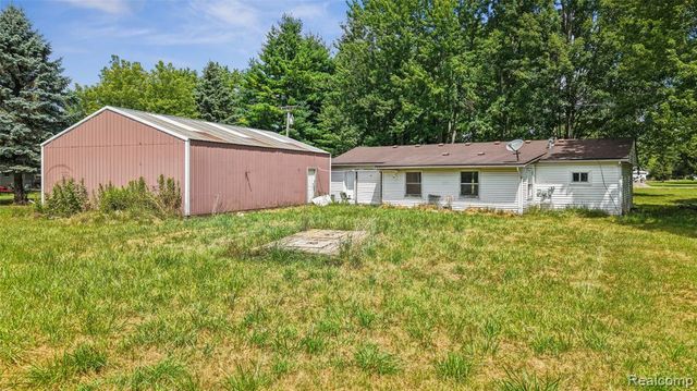 2362 Johnson Road, North Branch, MI 48461
