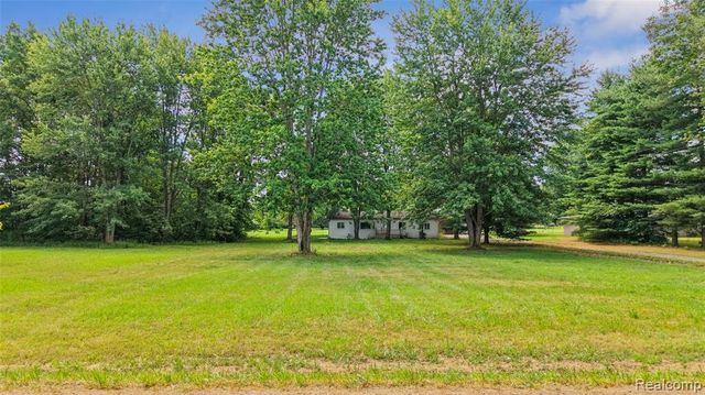 2362 Johnson Road, North Branch, MI 48461