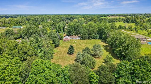 2362 Johnson Road, North Branch, MI 48461
