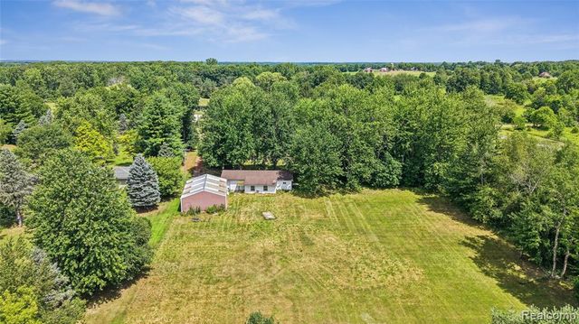 2362 Johnson Road, North Branch, MI 48461