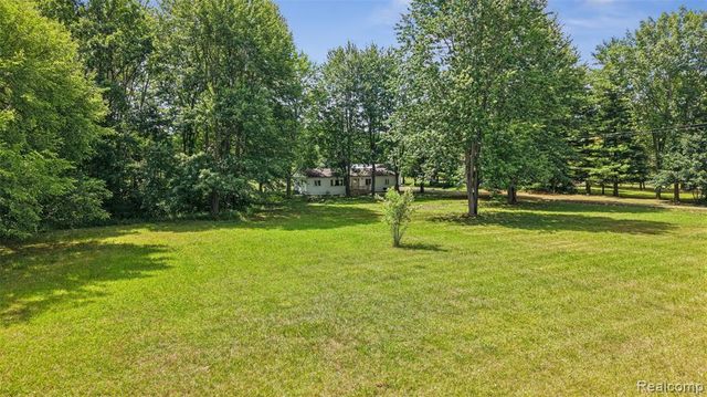 2362 Johnson Road, North Branch, MI 48461