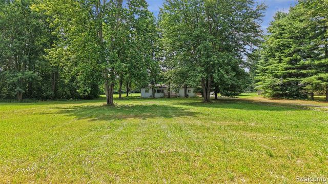 2362 Johnson Road, North Branch, MI 48461
