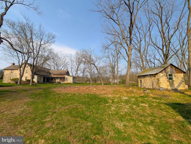 173 TOWNSHIP LINE RD, Chalfont, PA 18914