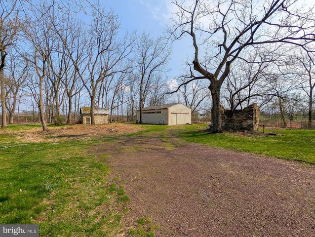 173 TOWNSHIP LINE RD, Chalfont, PA 18914