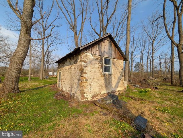 173 TOWNSHIP LINE RD, Chalfont, PA 18914