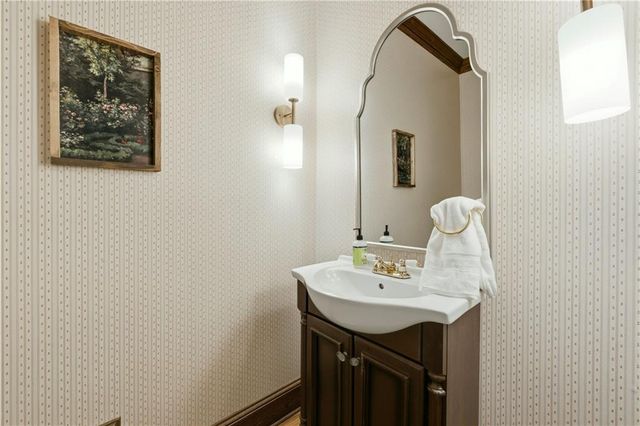 196 Roe Hampton Lane, Stone Mountain, GA 30087