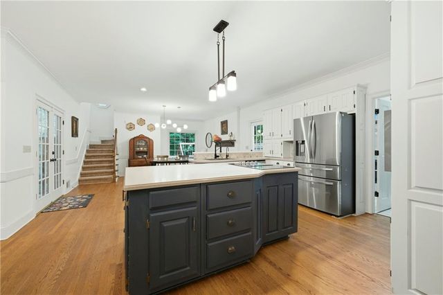196 Roe Hampton Lane, Stone Mountain, GA 30087