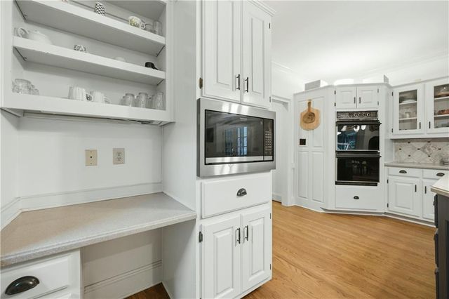 196 Roe Hampton Lane, Stone Mountain, GA 30087