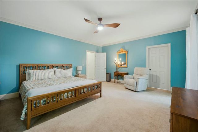 196 Roe Hampton Lane, Stone Mountain, GA 30087