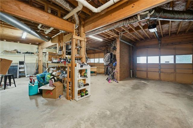 196 Roe Hampton Lane, Stone Mountain, GA 30087