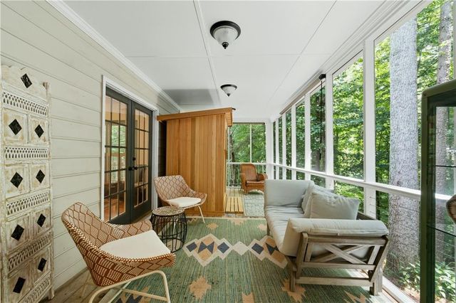 196 Roe Hampton Lane, Stone Mountain, GA 30087