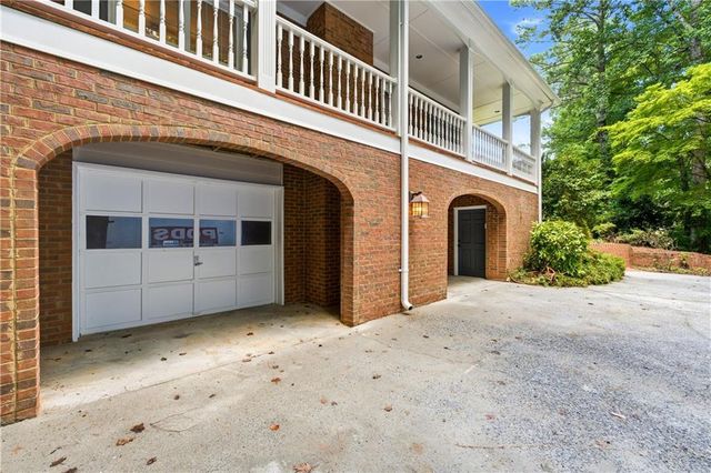 196 Roe Hampton Lane, Stone Mountain, GA 30087