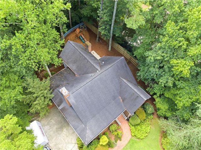 196 Roe Hampton Lane, Stone Mountain, GA 30087