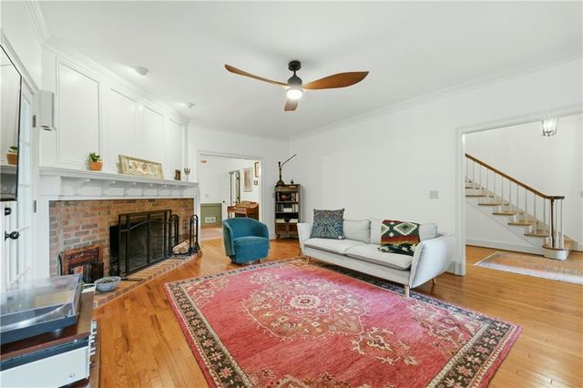 196 Roe Hampton Lane, Stone Mountain, GA 30087