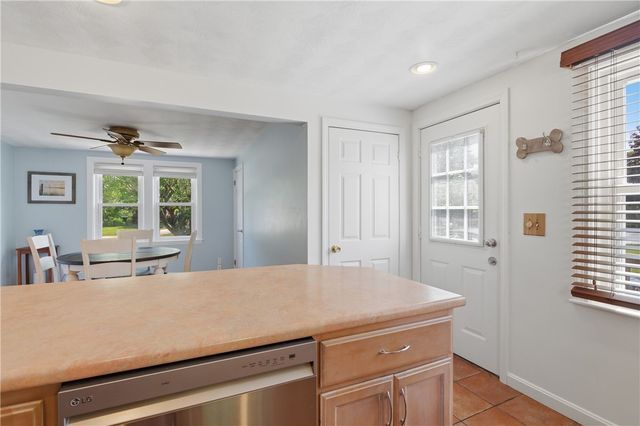 191 Long View Drive, Warwick, RI 02886