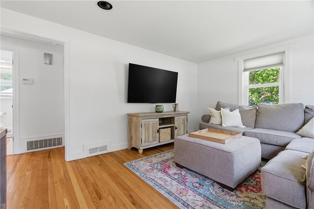 191 Long View Drive, Warwick, RI 02886