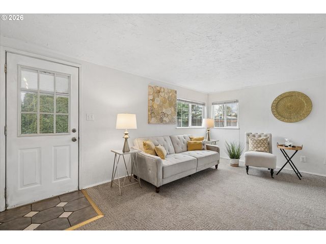 297 S 43RD St, Springfield, OR 97478