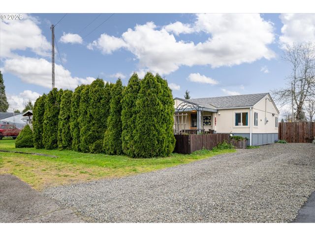 297 S 43RD St, Springfield, OR 97478