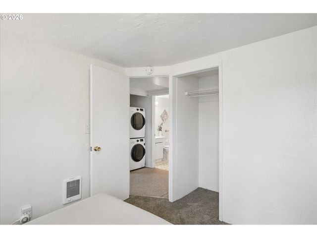 297 S 43RD St, Springfield, OR 97478