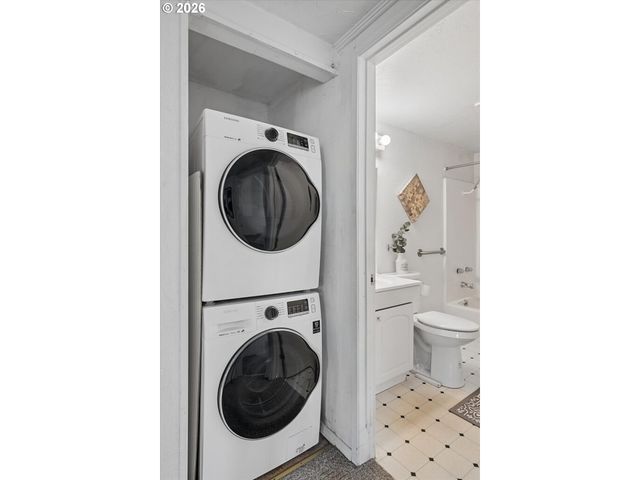 297 S 43RD St, Springfield, OR 97478