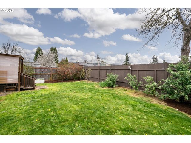 297 S 43RD St, Springfield, OR 97478