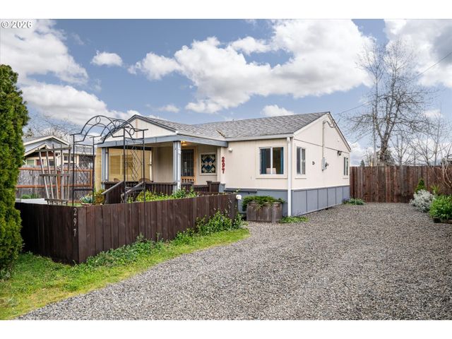 297 S 43RD St, Springfield, OR 97478