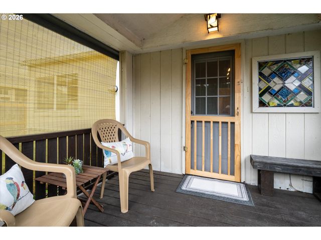 297 S 43RD St, Springfield, OR 97478