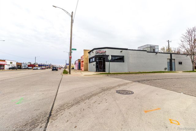 19606 JOY Road, Detroit, MI 48228